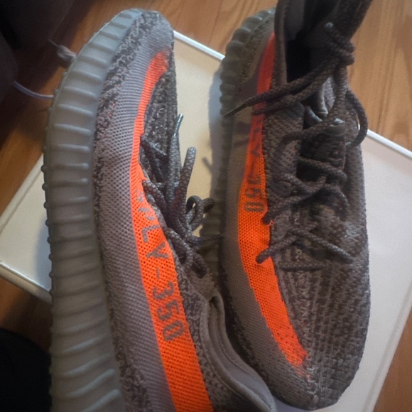 Yeezy Boost 350 V2 - Picture 4 of 4